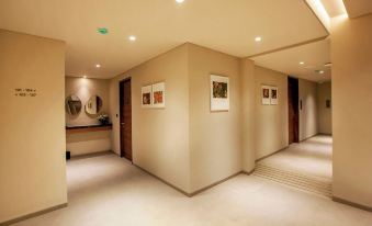 Purple Elephant Luxury Business Hotel