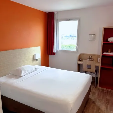 Hotel HubOne3 Istres