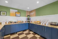 Spark by Hilton Bakersfield Central - breakfast