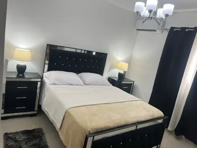 heavenly stay, three bedroom apartment w/pool Hotels in 