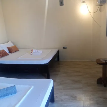 Quad or Family Room at V Hostel Galera Отели рядом с достопримечательностью «Водопад Тамарау»