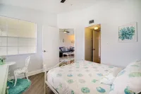 Walk to Canova Beach Park: Couple's Coastal Condo - balcony
