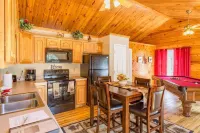 Great View! Pool Table,Hot Tub,Privacy,Fireplace