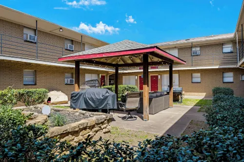 Leandro Apartments