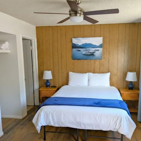 Lakeshore Resort