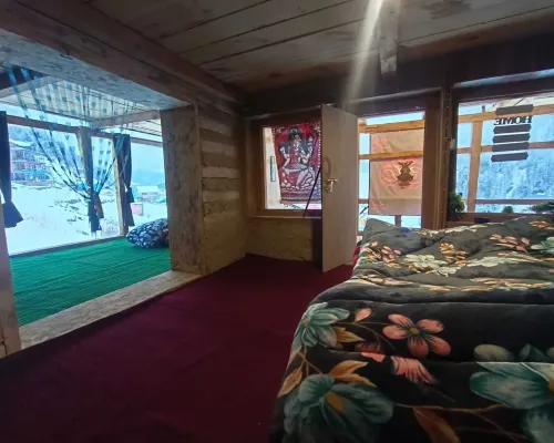 MONK Hut Hotels in Kasol