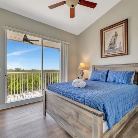 Mangrove View 2BR - Pool Hot Tub Gym Access