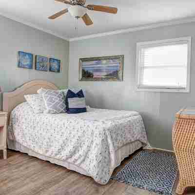Driftwood Daze in Ocean Isle Beach Rooms