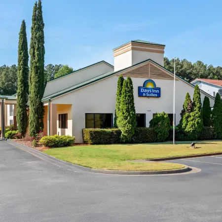 Days Inn & Suites by Wyndham Peachtree Corners/Norcross