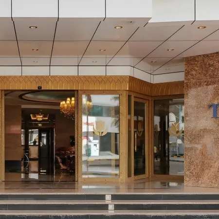 Crystal Plaza Al Majaz Hotel Отели рядом с достопримечательностью «Аль-Кусейс»