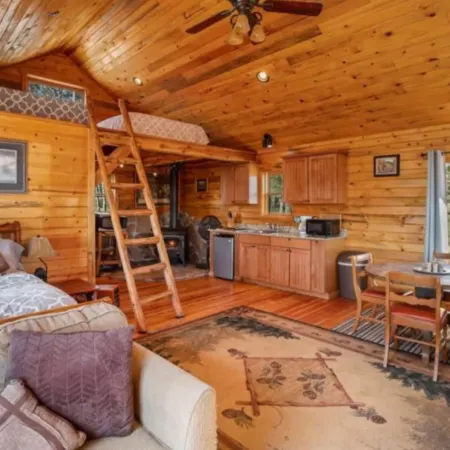 Phantom Canyon Resort
