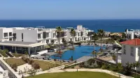Apartment with Sea View and Resort Facilities - Apartments