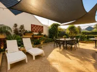 Abby’s Beach Villa Hotels in Broadwater