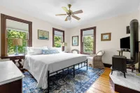 Inn at the Oaks - Homestays