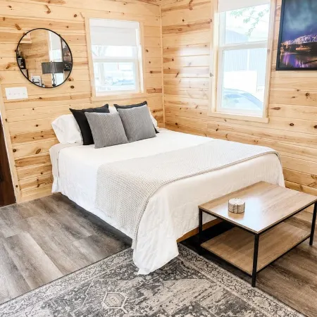 Private Tiny Cabin in Glendive Near Makoshika Park - Free Parking & WiFi