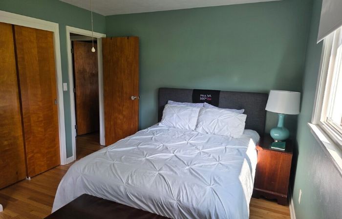 3-Bedroom 2 Bathroom House in Indiana, PA with WiFi, Central AC/Heat.