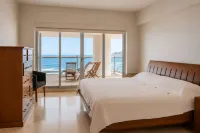 Luxury Beachfront Oasis Pools Ocean View - Apartemen