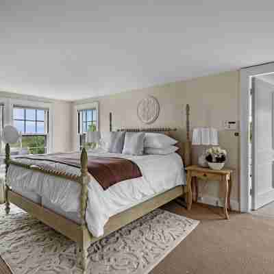 Cranberry Hill l 9 Br 22 Acre Estate l Sleeps 22 Rooms