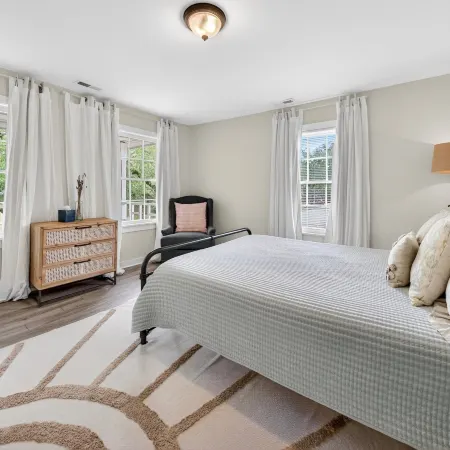 Kings On Queen Cottage 2 Bedroom Home