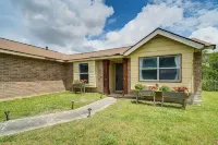 Great for Families! Schertz Getaway 6 Mi to Zoo - Wifi
