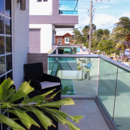 Barefoot Caye Caulker Hotel