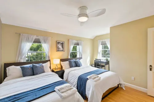 Beautiful 3Br/3ba Colonial House by Cozysuites - Villas