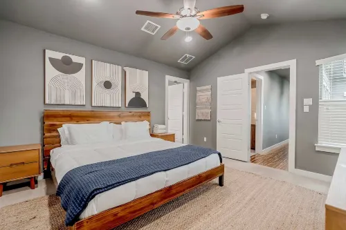 The Rosewood Retreat 6BR s Hottub Dogfriendly - Homestays