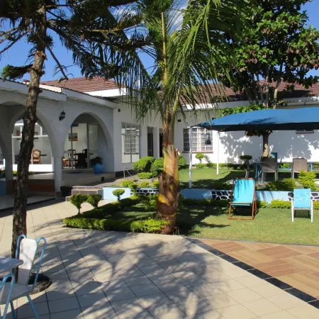 Blue Lagoon Lodge Blantyre
