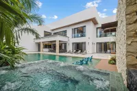 Luxury Villa w/ Pier and Beach, Resort Amenities - Villaer