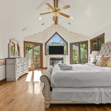12,000 Sq. Ft. Home on 15 Hunting Acres with an in-Door Pool and Sauna Hotels in Lyons