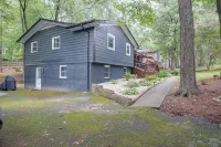 Fire Pit & Grill! Wooded Durham Retreat - Homestays