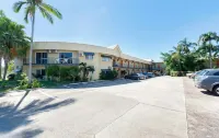 Tropical Queenslander - Motels