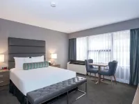 Sandman Signature Calgary Downtown Hotel Hotels near Devonian Gardens