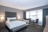 Sandman Signature Calgary Downtown Hotel - Kitchens