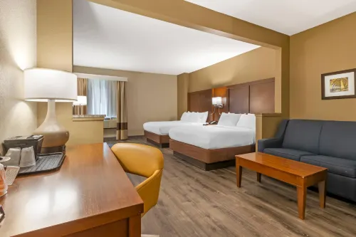 Comfort Suites at the University - 2-Star