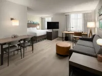 Residence Inn Portland Downtown/RiverPlace Hotels near Heritage Tree Park