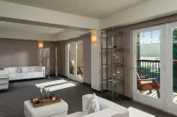 Courtyard Lake George - واي فاي