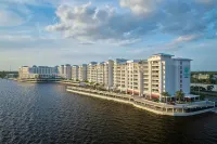 Sunseeker Resort Florida Gulf Coast, Curio Collection Hilton - parking