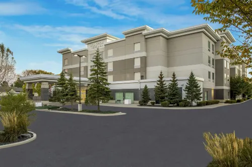 Homewood Suites by Hilton Winnipeg Airport-Polo Park - Airport Shuttle