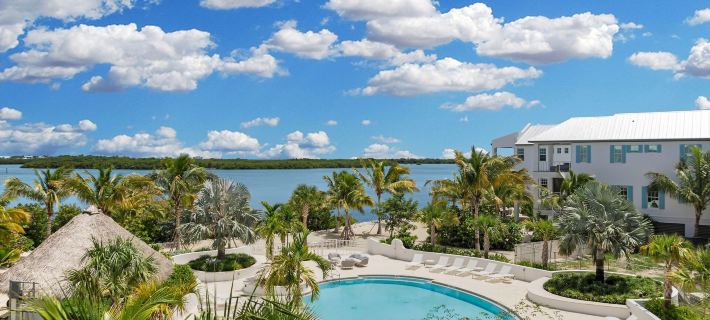 Luxury Villa with Pool, Beach & Pickleball Court at SeaGlass Cove マラソンのホテル