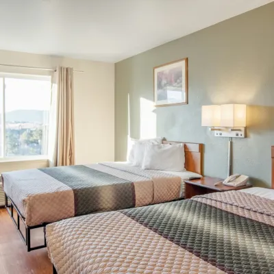 HomeTowne Studios Colorado Springs - Airport Hotels near Groome Transportation