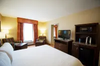 Hilton Garden Inn Watertown/Thousand Islands - parking