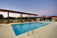Home2 Suites by Hilton LaGrange - parking