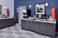 Hampton Inn & Suites Shelby - breakfast
