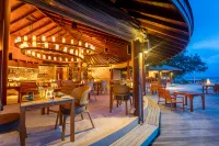 Centara Ras Fushi Resort & Spa Maldives - bars