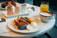 Clayton Hotel Glasgow City - breakfast