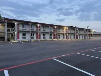 Red Roof Inn Sherman - โมเทล