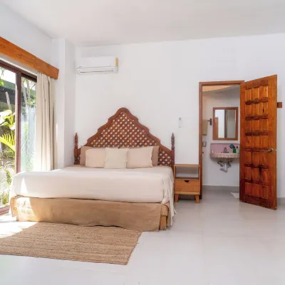 Enigmatic Hotel Boutique Hotels near Cancun Bus Station