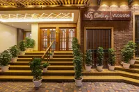 Sterling Varanasi - 2-Star