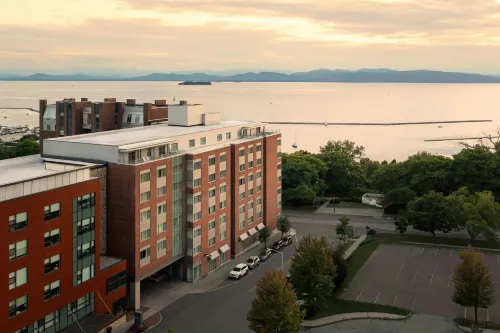 The Harborvale, Autograph Collection - parking